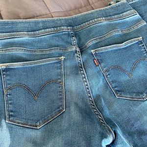 Levi’s Stretchy High Waist Jeans